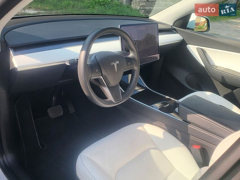 Позашляховик / Кросовер Tesla Model Y 2021 в Олександрії