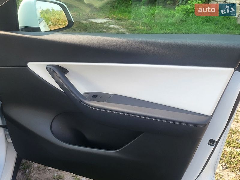 Позашляховик / Кросовер Tesla Model Y 2021 в Олександрії