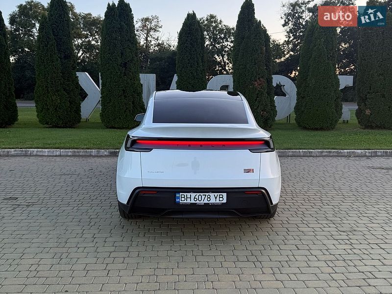 Позашляховик / Кросовер Tesla Model Y 2025 в Одесі