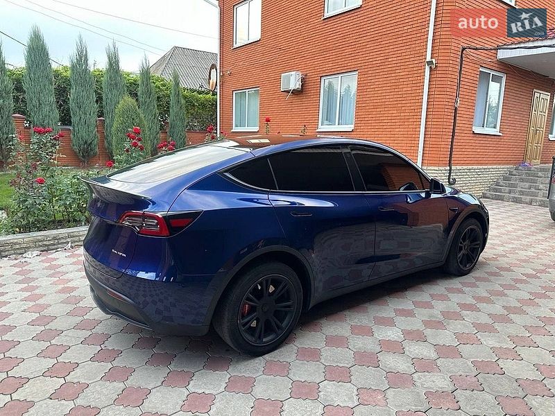 Позашляховик / Кросовер Tesla Model Y 2023 в Дніпрі