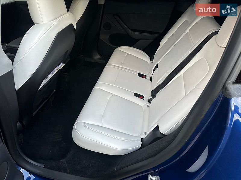 Позашляховик / Кросовер Tesla Model Y 2023 в Дніпрі