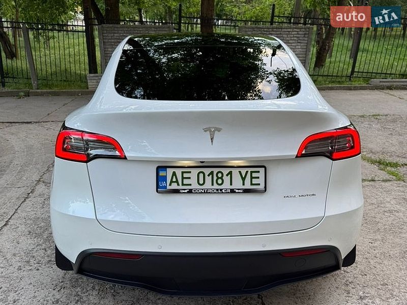 Позашляховик / Кросовер Tesla Model Y 2021 в Дніпрі