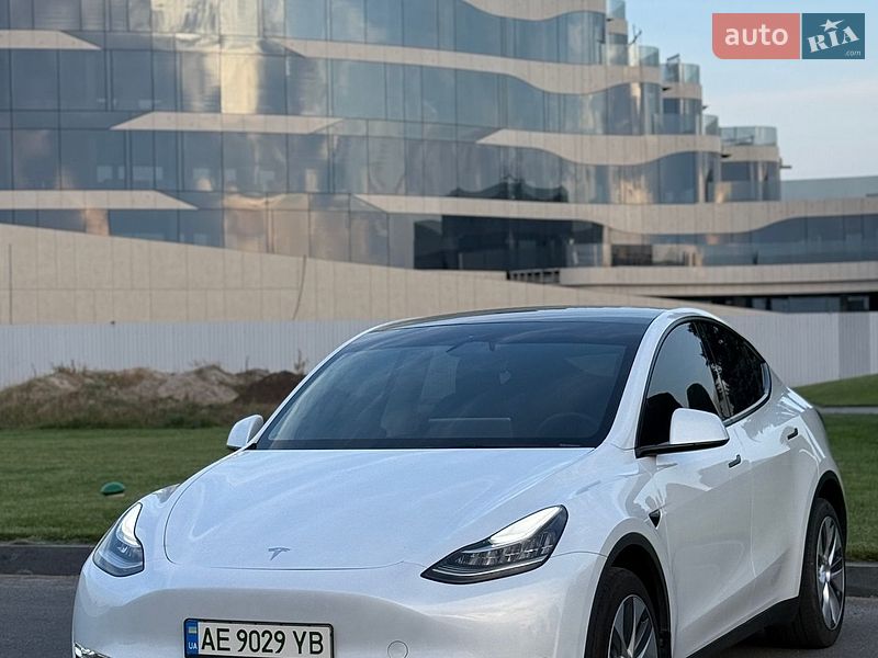 Внедорожник / Кроссовер Tesla Model Y 2023 в Днепре