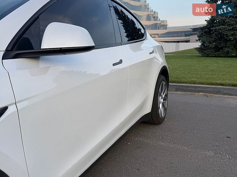 Внедорожник / Кроссовер Tesla Model Y 2023 в Днепре