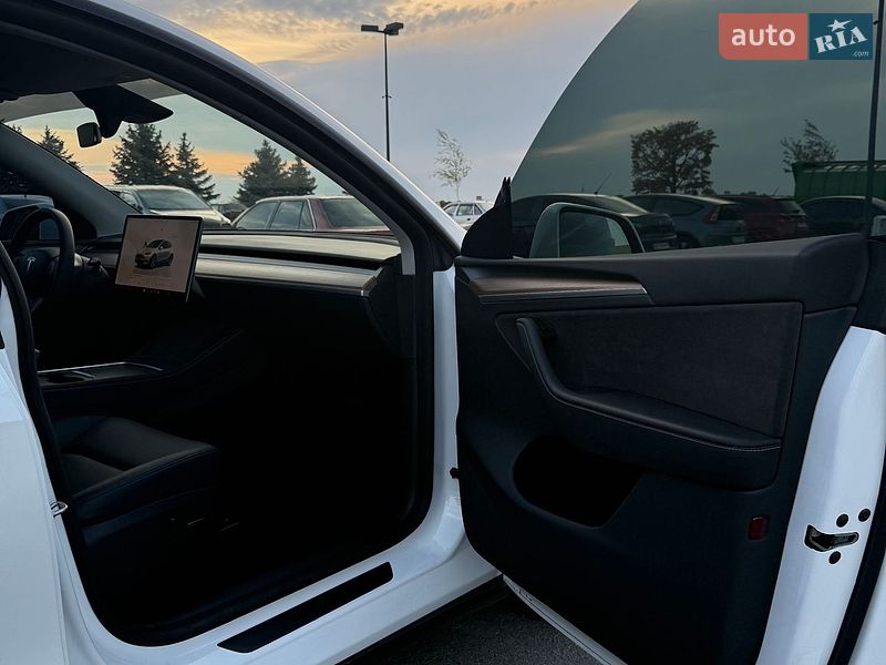 Внедорожник / Кроссовер Tesla Model Y 2023 в Днепре
