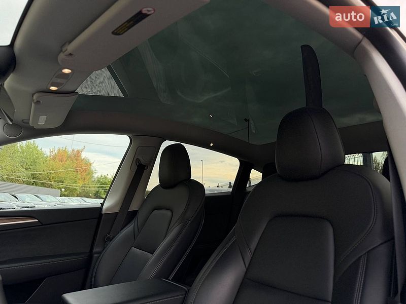 Внедорожник / Кроссовер Tesla Model Y 2022 в Львове