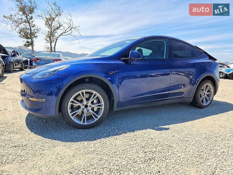 Tesla Model Y 2023