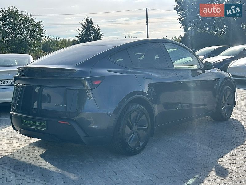 Внедорожник / Кроссовер Tesla Model Y 2025 в Киеве