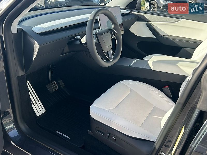 Внедорожник / Кроссовер Tesla Model Y 2025 в Киеве