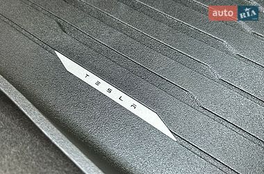 Внедорожник / Кроссовер Tesla Model Y 2025 в Киеве