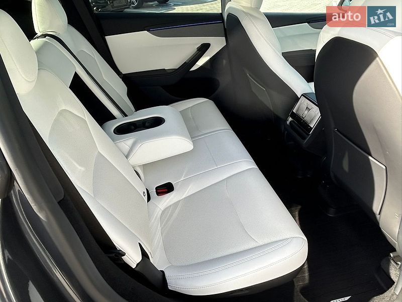 Внедорожник / Кроссовер Tesla Model Y 2025 в Киеве