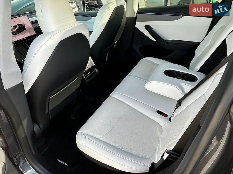 Внедорожник / Кроссовер Tesla Model Y 2025 в Киеве