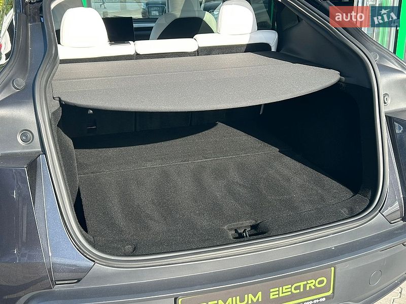 Внедорожник / Кроссовер Tesla Model Y 2025 в Киеве