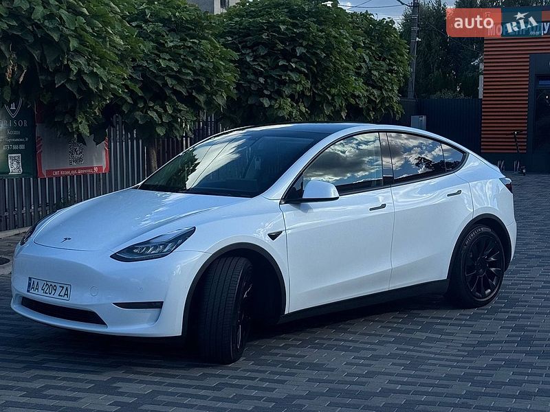 Внедорожник / Кроссовер Tesla Model Y 2021 в Киеве