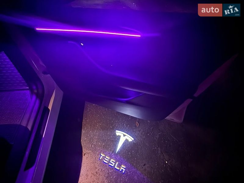 Позашляховик / Кросовер Tesla Model Y 2023 в Києві