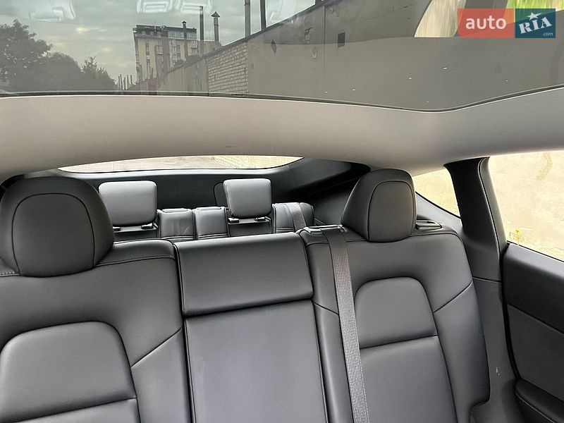 Внедорожник / Кроссовер Tesla Model Y 2022 в Львове