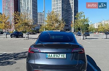 Внедорожник / Кроссовер Tesla Model Y 2023 в Киеве