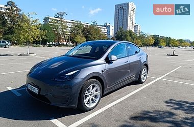 Внедорожник / Кроссовер Tesla Model Y 2023 в Киеве