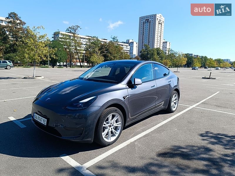 Внедорожник / Кроссовер Tesla Model Y 2023 в Киеве