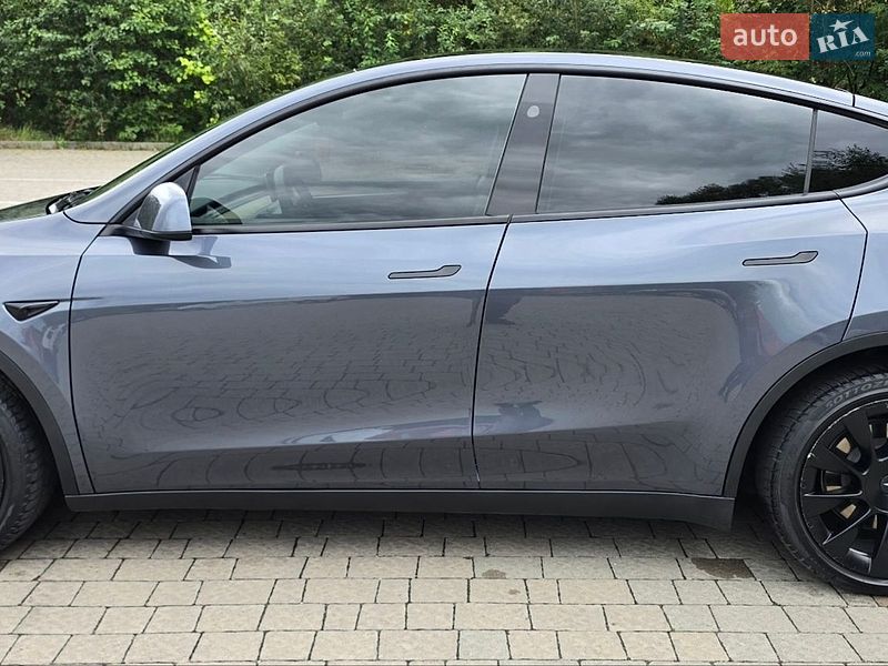 Позашляховик / Кросовер Tesla Model Y 2023 в Тернополі