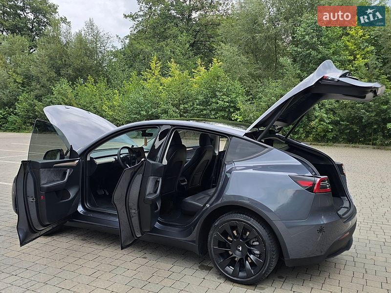 Позашляховик / Кросовер Tesla Model Y 2023 в Тернополі