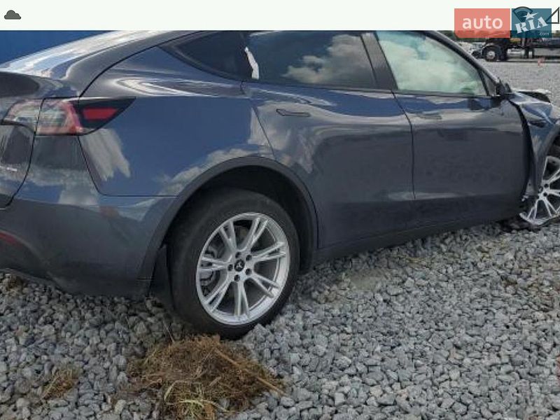 Tesla Model Y 2022
