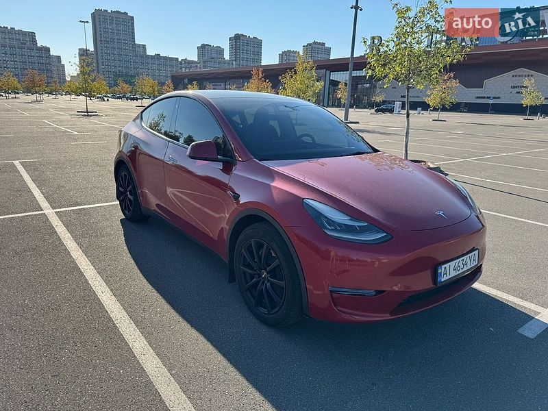 Внедорожник / Кроссовер Tesla Model Y 2023 в Киеве