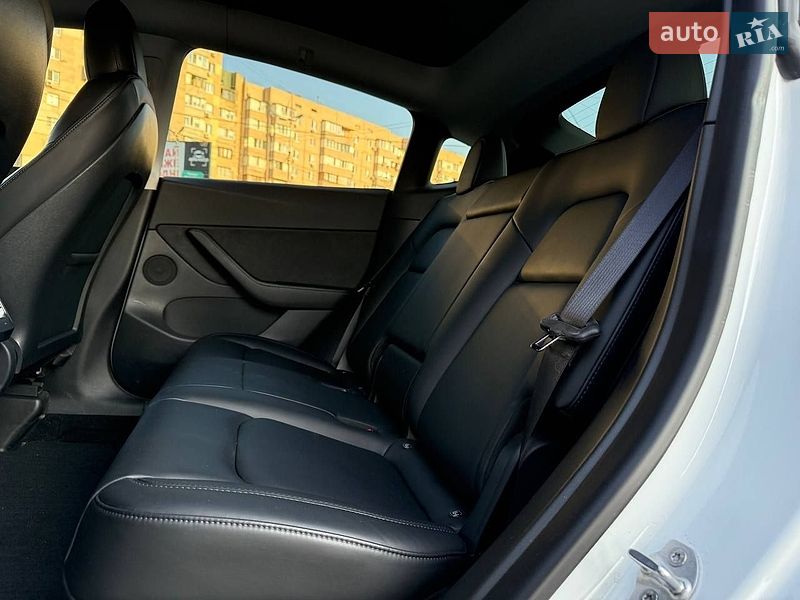 Позашляховик / Кросовер Tesla Model Y 2021 в Києві