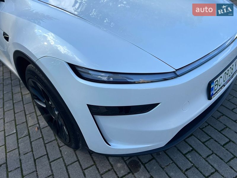 Внедорожник / Кроссовер Tesla Model Y 2025 в Львове