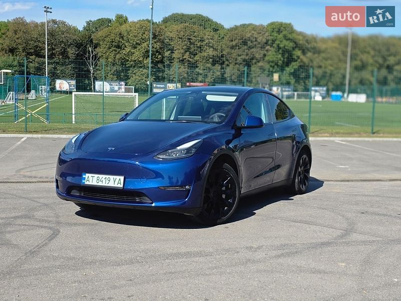 Tesla Model Y 2023
