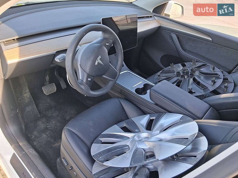 Внедорожник / Кроссовер Tesla Model Y 2023 в Болграде