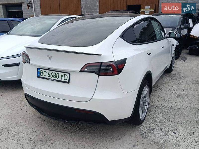 Внедорожник / Кроссовер Tesla Model Y 2023 в Львове