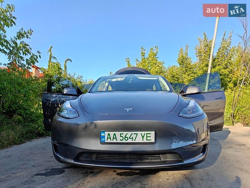 Tesla Model Y 2023