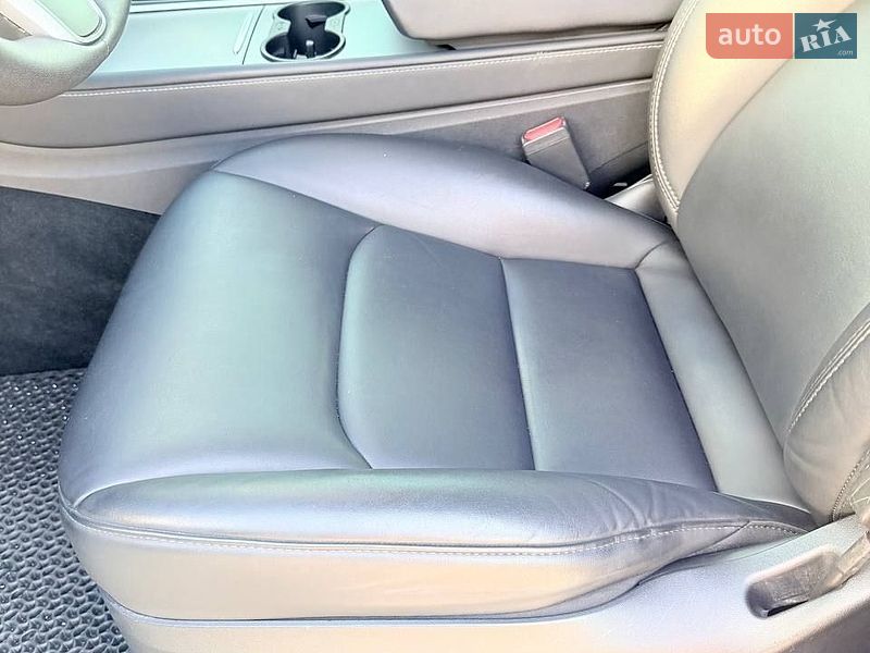 Внедорожник / Кроссовер Tesla Model Y 2023 в Харькове