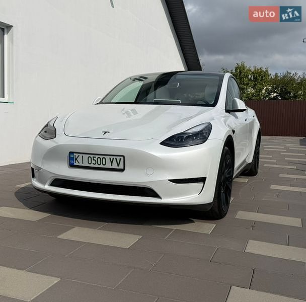 Tesla Model Y 2023