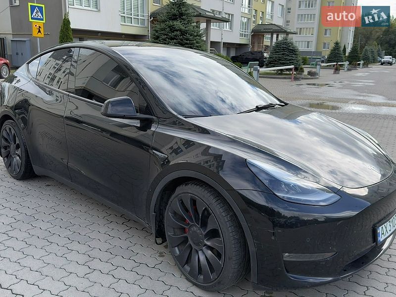 Внедорожник / Кроссовер Tesla Model Y 2021 в Львове