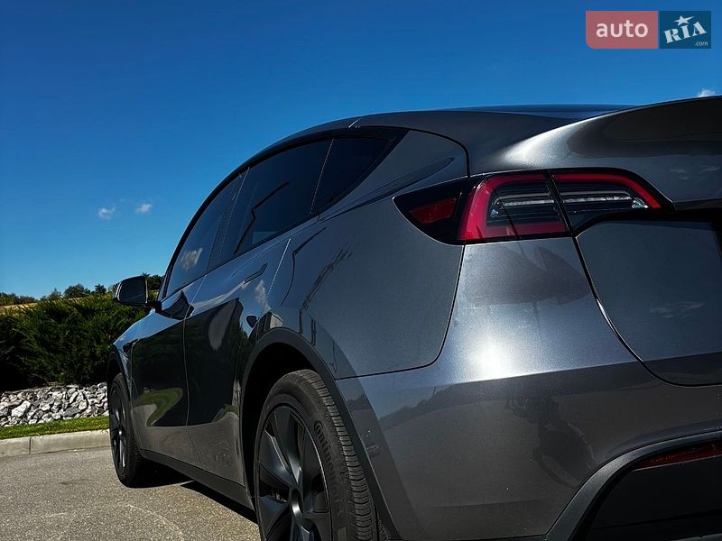 Внедорожник / Кроссовер Tesla Model Y 2024 в Киеве