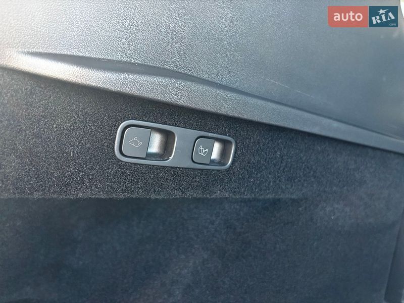 Внедорожник / Кроссовер Tesla Model Y 2024 в Киеве