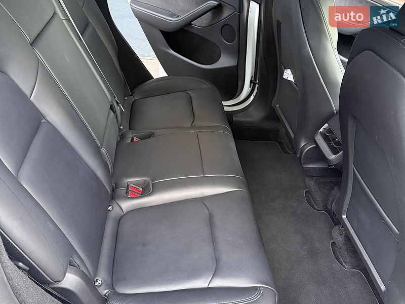 Позашляховик / Кросовер Tesla Model Y 2023 в Києві