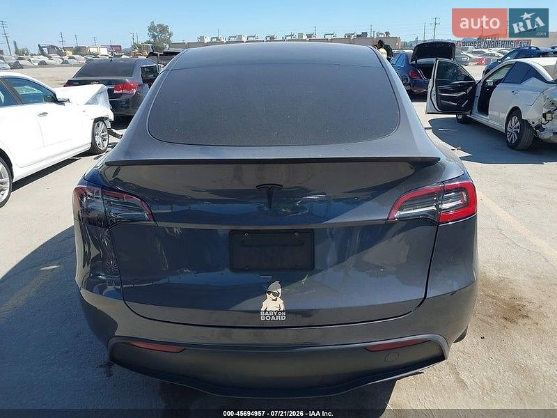 Внедорожник / Кроссовер Tesla Model Y 2023 в Черновцах