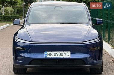 Позашляховик / Кросовер Tesla Model Y 2025 в Рівному
