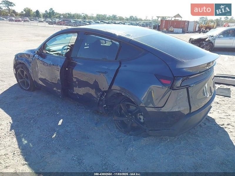 Позашляховик / Кросовер Tesla Model Y 2026 в Чернівцях фото 6 Позашляховик / Кросовер Tesla Model Y 2026 в Чернівцях