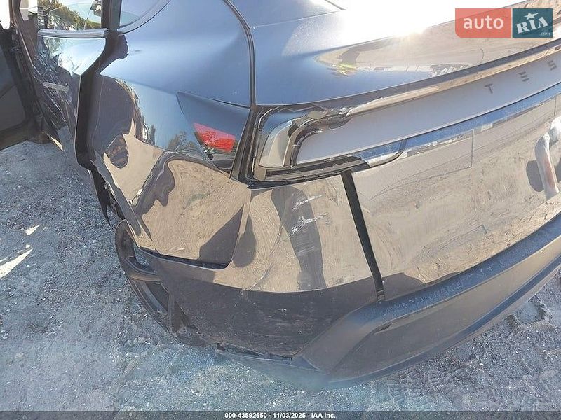 Позашляховик / Кросовер Tesla Model Y 2026 в Чернівцях фото 9 Позашляховик / Кросовер Tesla Model Y 2026 в Чернівцях