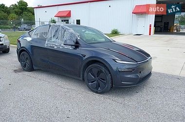 Внедорожник / Кроссовер Tesla Model Y 2026 в Черновцах