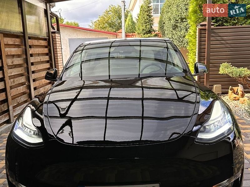 Tesla Model Y 2021