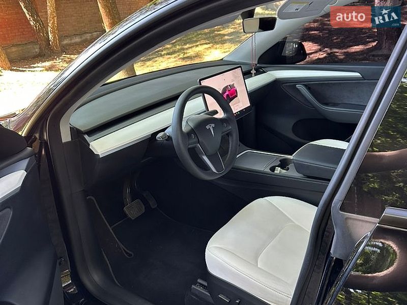 Внедорожник / Кроссовер Tesla Model Y 2024 в Жидачове