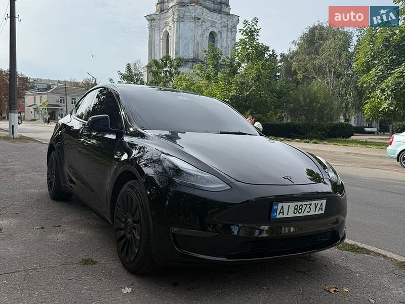 Tesla Model Y 2023