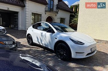 Позашляховик / Кросовер Tesla Model Y 2023 в Чернівцях