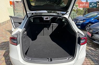 Позашляховик / Кросовер Tesla Model Y 2023 в Чернівцях