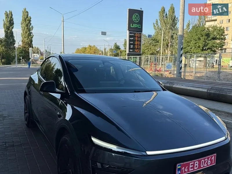 Tesla Model Y 2026